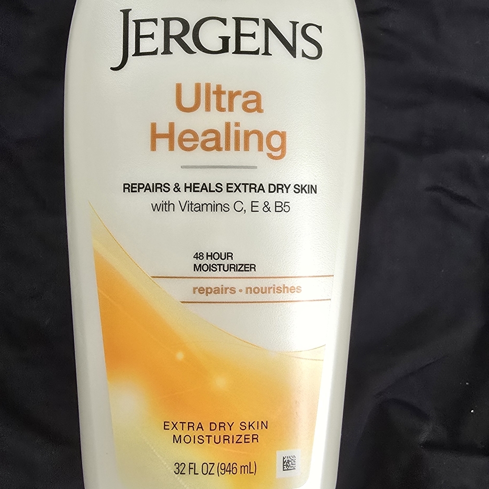 Jergens Ultra Healing Extra Dry Skin Moisturizer - White and Orange